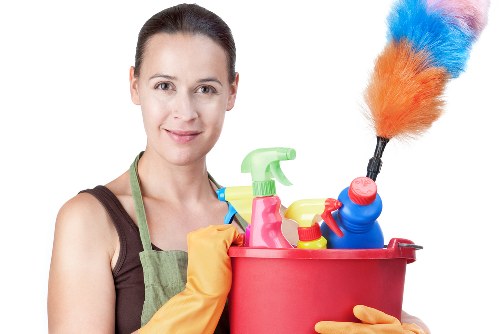 Professional rug cleaning service for a home in N16