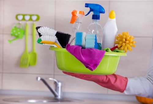Move out cleaning service for a furnished apartment in N16