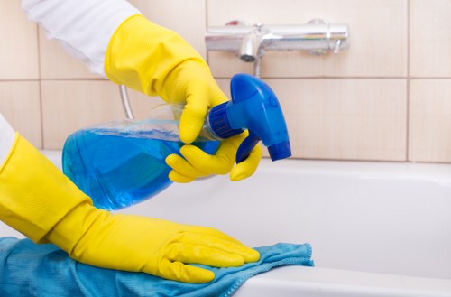 Local cleaner helping maintain a flat in N16 with kitchen and bathroom cleaning