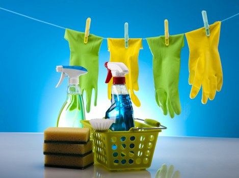 Professional curtain cleaning for a flat in N16 with attention to fabric care